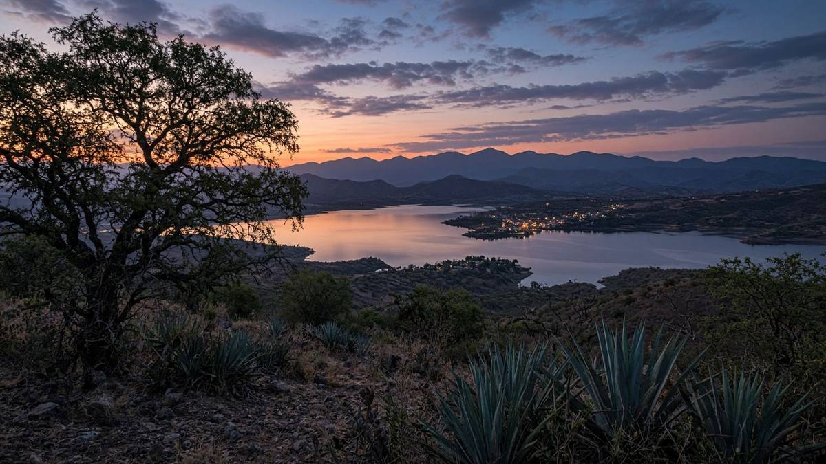 Presa de la Vega al atardecer, Teuchitlán